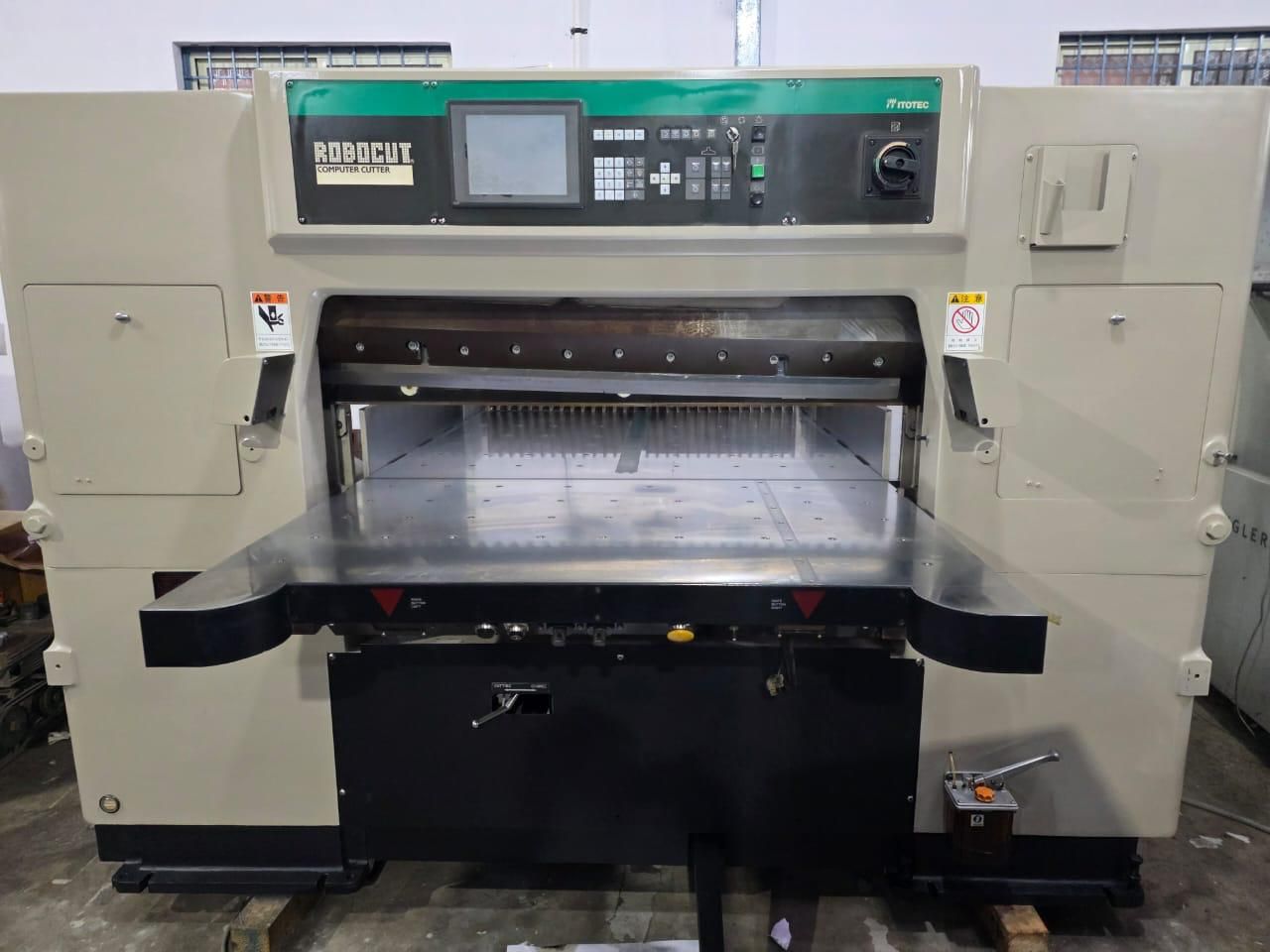 Itotec Robocut programmable guillotine on the floor at Daffodil Print Media, cutting to 1143 mm maximum width